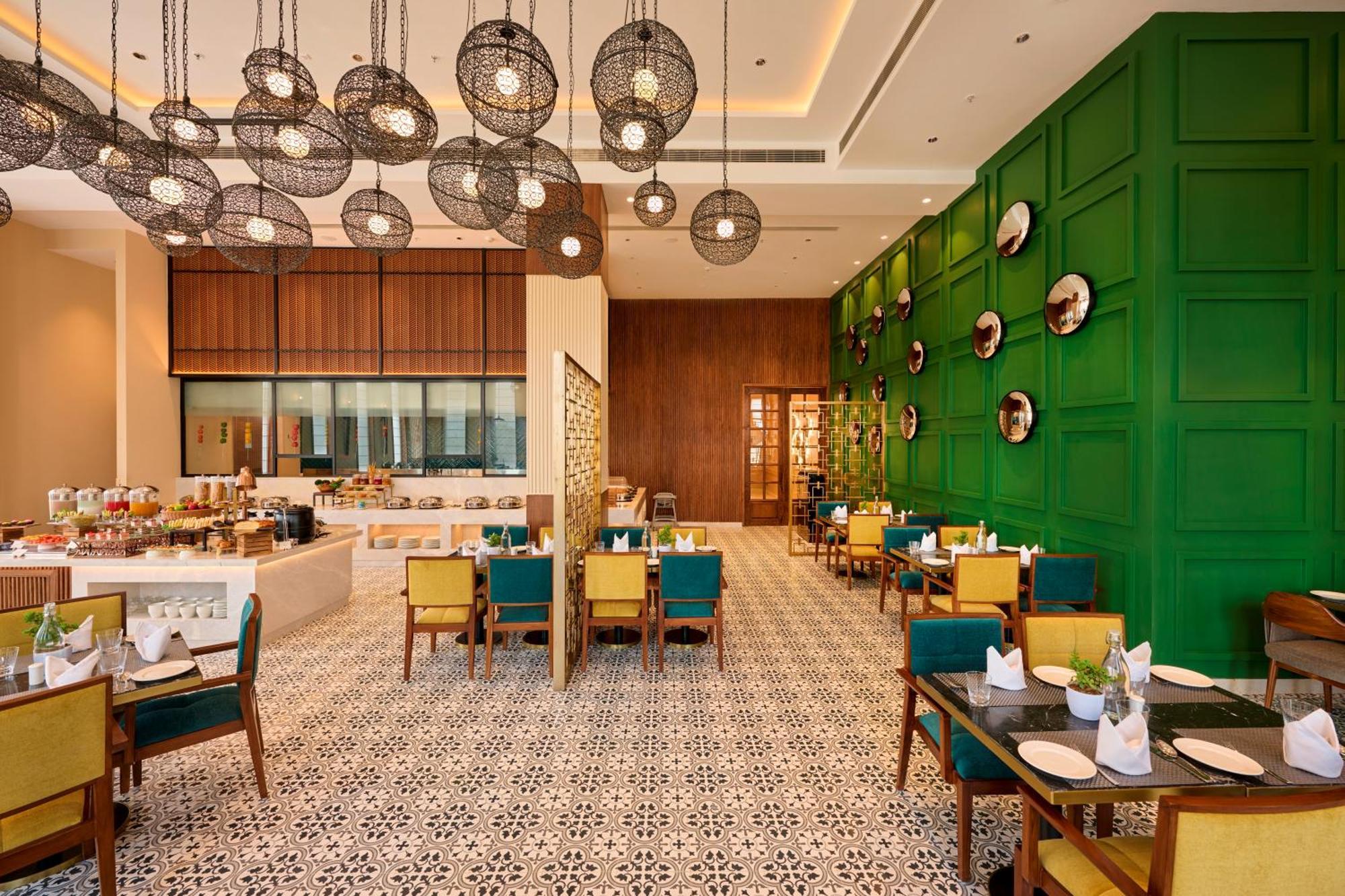 Iris Sarovar Portico غورغاون المظهر الخارجي الصورة