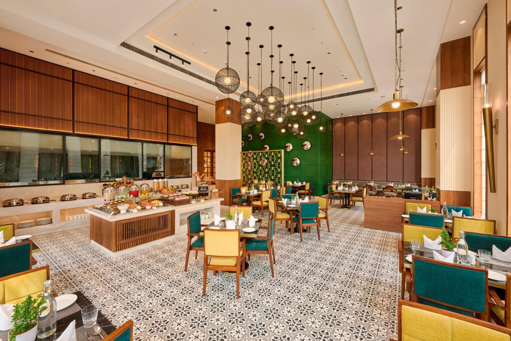 Iris Sarovar Portico غورغاون المظهر الخارجي الصورة