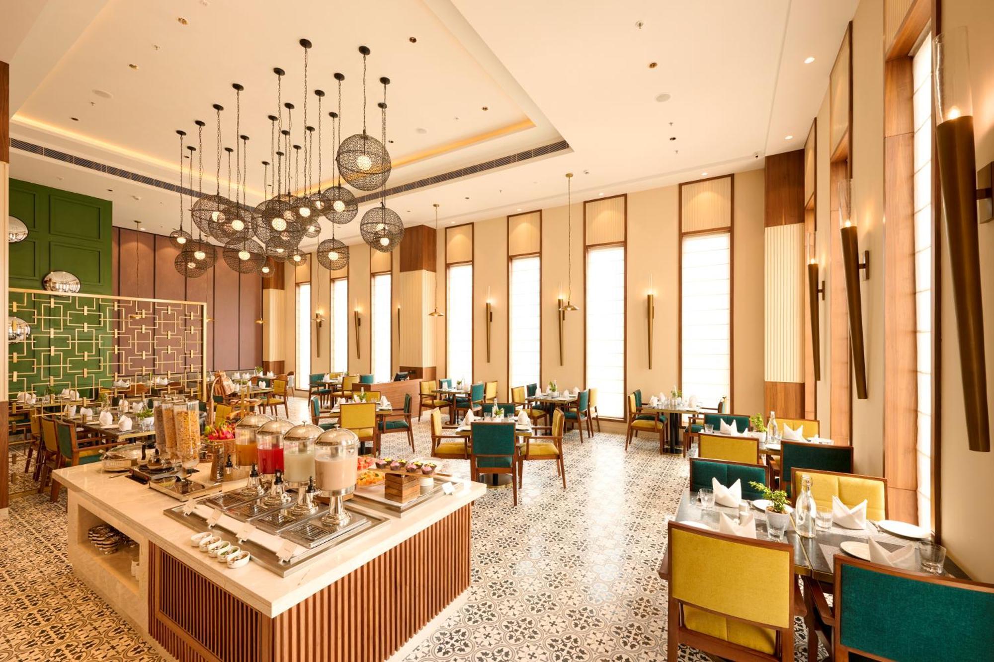 Iris Sarovar Portico غورغاون المظهر الخارجي الصورة