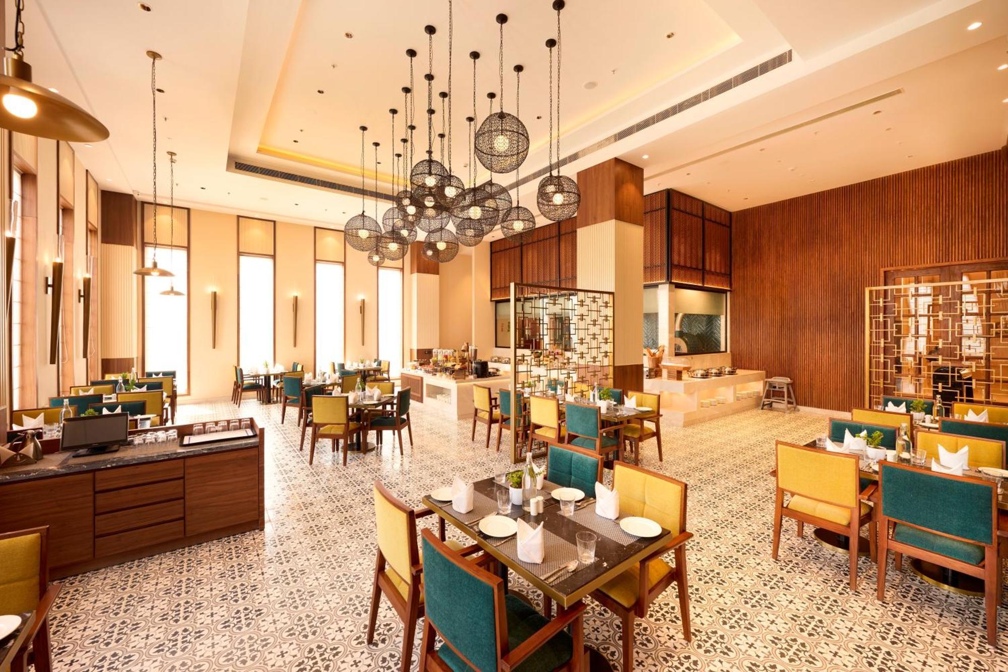 Iris Sarovar Portico غورغاون المظهر الخارجي الصورة