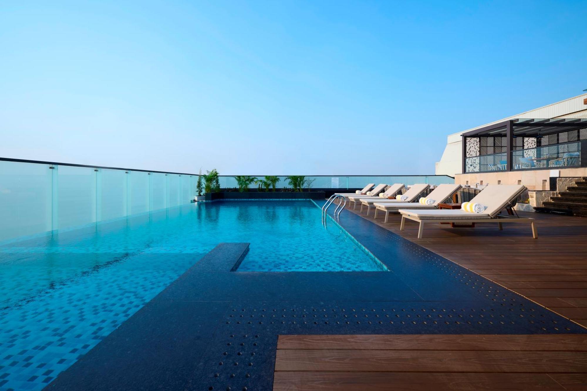 Iris Sarovar Portico غورغاون المظهر الخارجي الصورة